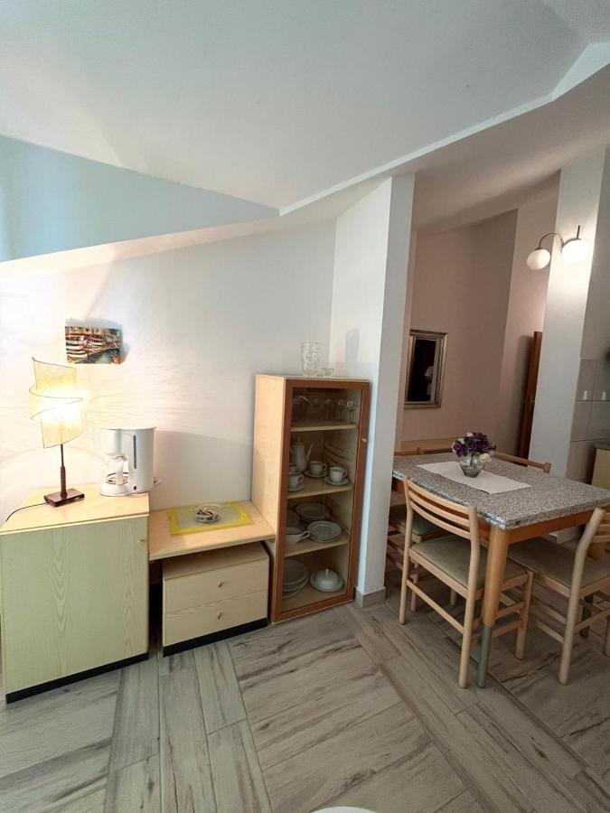 Gorana Apartman With Swimming Pool Leilighet Jelsa  Eksteriør bilde