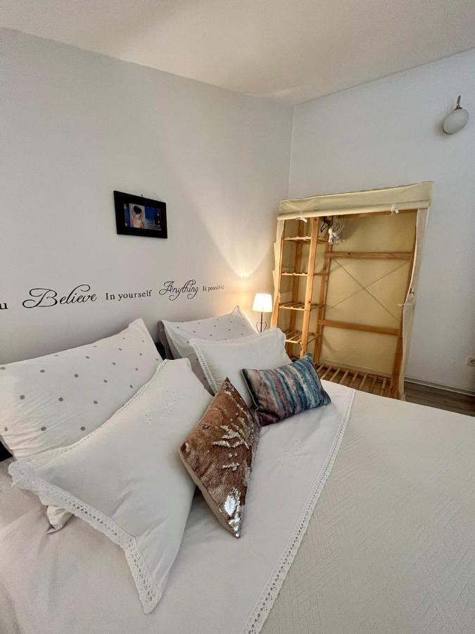 Gorana Apartman With Swimming Pool Leilighet Jelsa  Eksteriør bilde