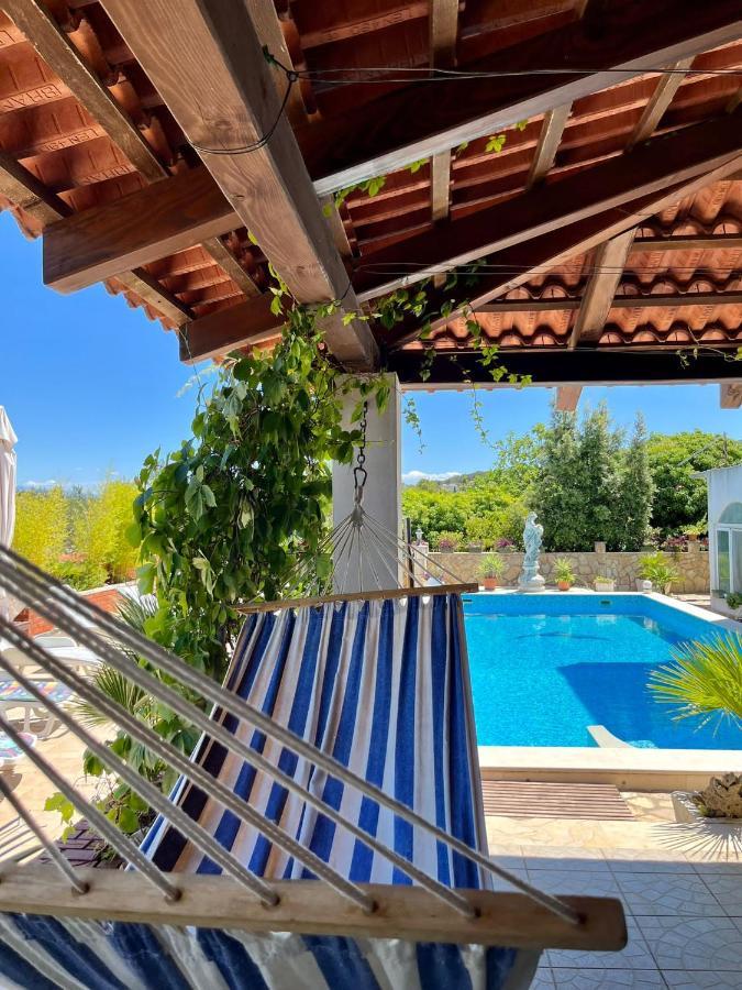 Gorana Apartman With Swimming Pool Leilighet Jelsa  Eksteriør bilde